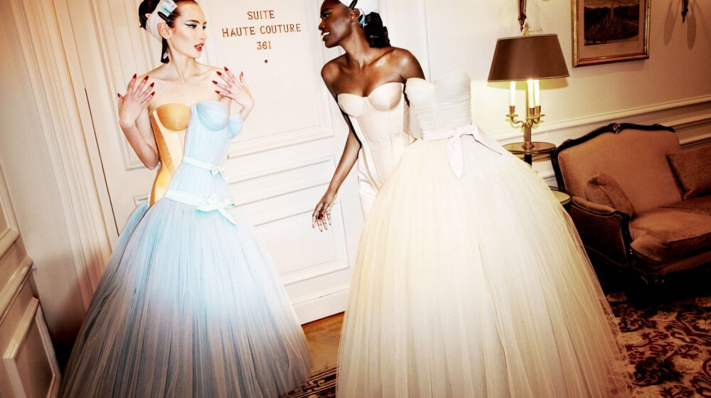 Umetničke kreacije i vizije dizajnerskog dua - Viktora i Rolfa: Otvorena izložba holandskih modnih dizajnera u minhenskom Kunsthale, koja traje do 6. oktobra 1