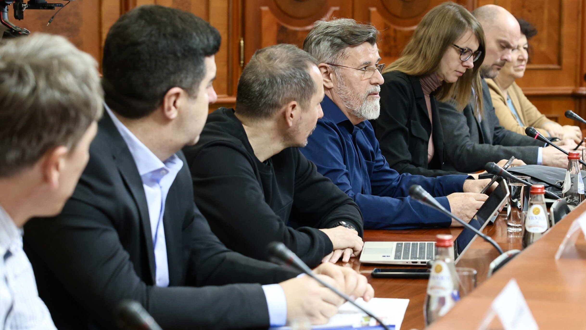 O sve češćim pretnjama i napadima: Ministar Jovanović razgovarao sa članovima Stalne radne grupe za bezbednost novinara 2