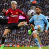 Mančester junajted nije izgubio na poslednja 143 meča u Premijer ligi kada je vodio na poluvremenu, u 144. utakmici jeste 5