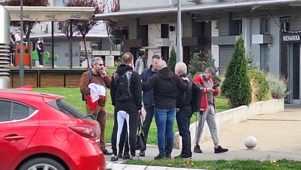 (VIDEO) Manji incident u podne na glasačkom mestu za ruske izbore u Beogradu: Reagovala policija 2