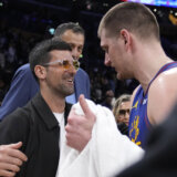 Jokićeva predstava za zemljake: MVP igru Denverovog asa protiv Lejkersa gledali Đoković, Divac, Jarić i Đuričko (VIDEO) 1
