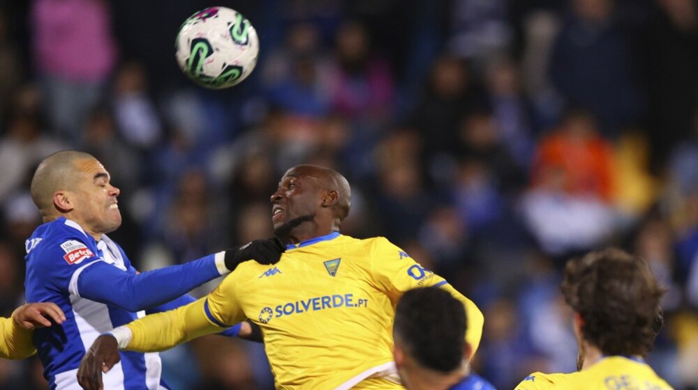 Porto izgubio u Estorilu posle 47 godina: U poraz od kobne greške golmana, crveni karton i Pepeu u džapanju sa sudijama posle meča (VIDEO) 1