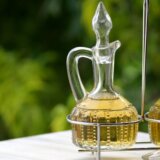 Jedna kašika dnevno ovog sirćeta smanjuje holesterol i kilažu 1