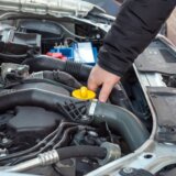 Zašto nikada ne bi trebalo da prekoračite preporučeni nivo ulja u automobilu? 10