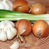 Da li je ovakav luk siguran za jelo: Nisu sve klice jednake, neke mogu da ugroze zdravlje 9