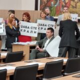 Atmosfera prilikom drugog pokušaja konstitutivne sednice Skupštine Beograda (FOTO/VIDEO) 14