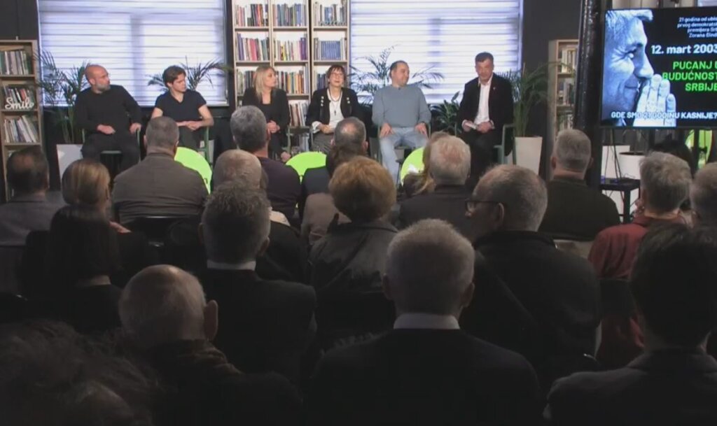 Jovana Polić na panelu povodom godišnjice Đinđićevog ubistva: Mrak nastao tada sada je najmračniji (VIDEO) 2 Jovana Polić na panelu povodom godišnjice Đinđićevog ubistva: Mrak nastao tada sada je najmračniji (VIDEO) 2