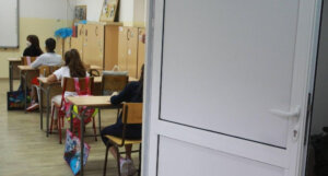 Ministarstvo prosvete: Netačne spekulacije o iseljenju Osnovne škole „Stefan Nemanja“