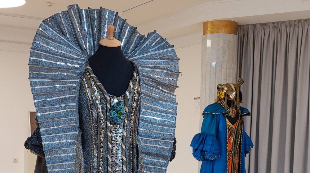 Izložba "IGRA SCENE I KOSTIMA - izložba sa povodom" u Palati umetnosti Madlena 1