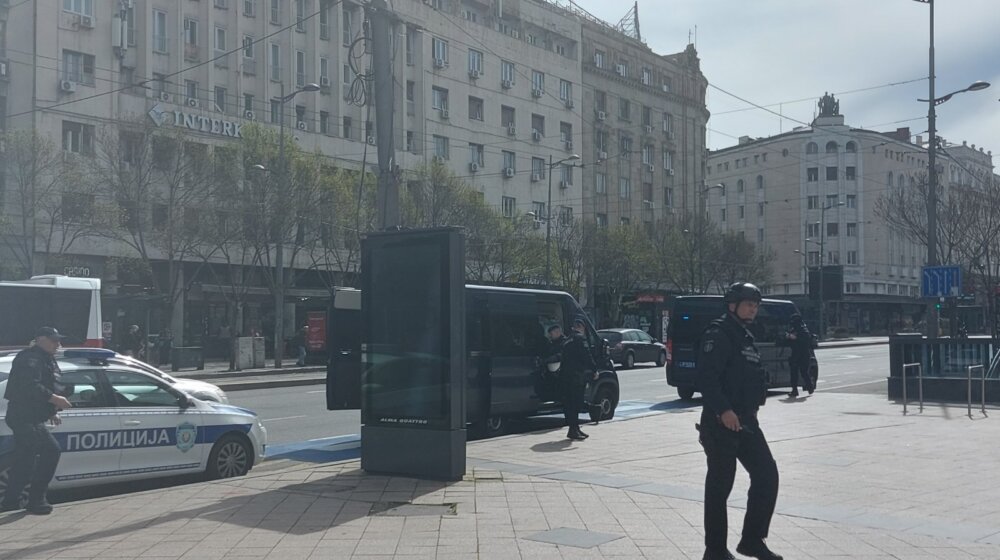 Kod hotela Moskva pronađena sumnjiva torba, policija dobila lažnu dojavu o bombi 1