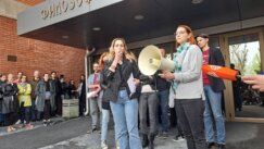 Skup podrške profesora Filozofskog fakulteta Dinku Gruhonjiću: Ovde smo jer branimo pravo čoveka na stav 11