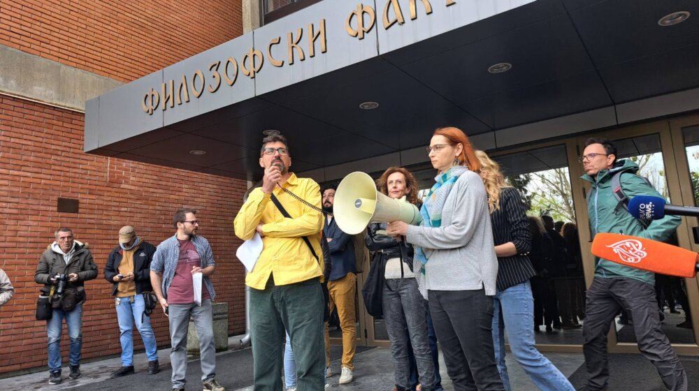 Skup podrške profesora Filozofskog fakulteta Dinku Gruhonjiću: Ovde smo jer branimo pravo čoveka na stav 1