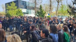 Skup podrške profesora Filozofskog fakulteta Dinku Gruhonjiću: Ovde smo jer branimo pravo čoveka na stav 5