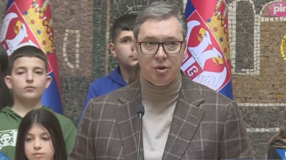 Vučić dočekao decu sa Kosova u Beogradu i pomenuo Banjsku: Draga deco, vi ste svoj na svome na našem Kosovu 1