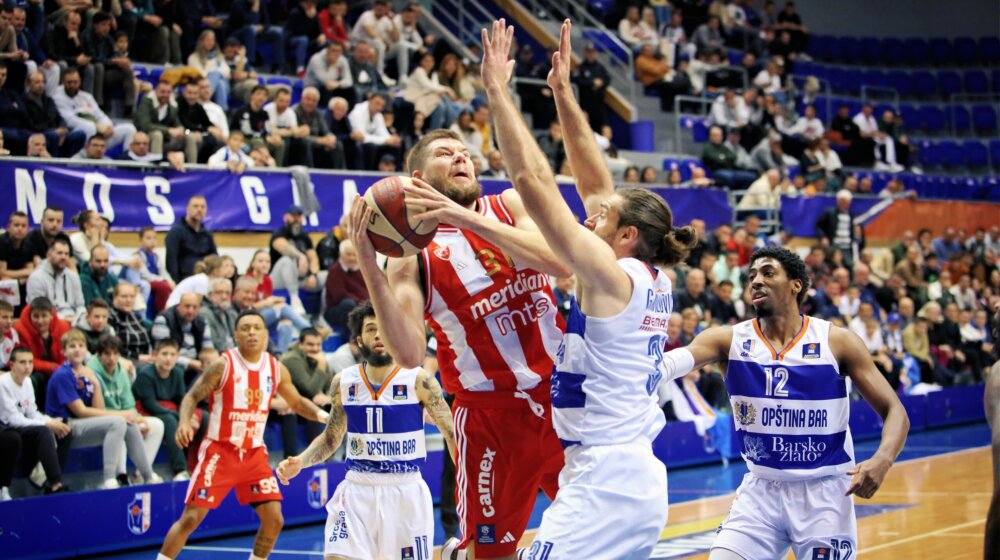 Crveno-beli ubedljivi u Baru: Zvezda potopila Mornar visokim talasima 1