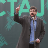 "Štimac nepravedno uhapšen": Radomir Lazović poručio da je Dačić "jedan mali, uplašeni miš" 13