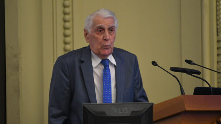 Krestići - otac i sin: Lični stav Radoša Ljušića 1