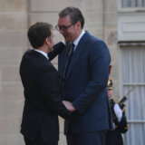 Makron pred otvaranje OI dočekao Vučića u Jelisejskoj palati 7