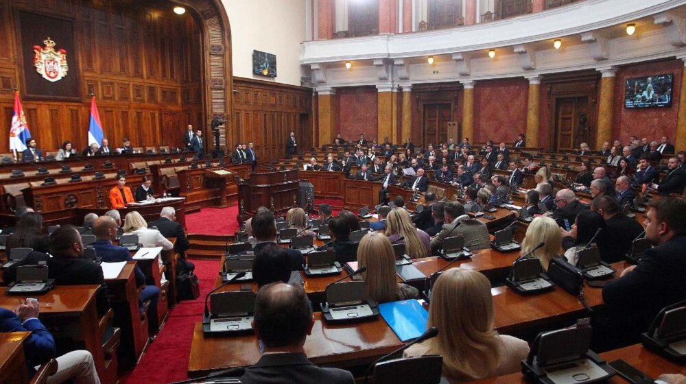 Poslanici Skupštine Srbije glasaju o dopunama Zakona o biračkom spisku 10