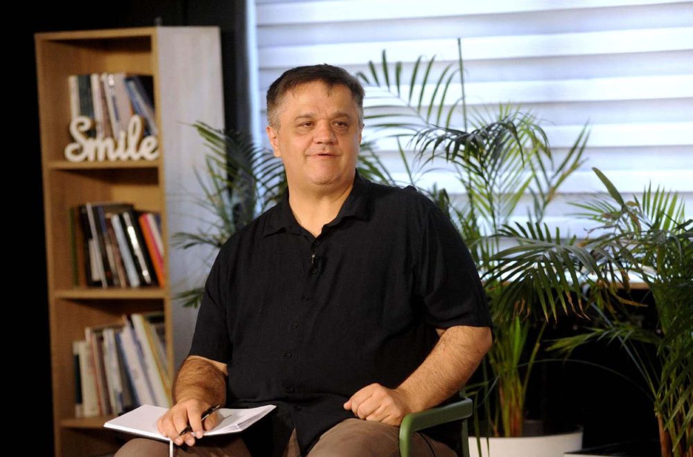 Zoran Gavrilović Najomiljenija režimska reč ne postoji u srpskom jeziku: Izraz "blokader"se prošle godine na pet nacionalnih televizija čuo 35.000 puta 5