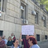 Zaposleni u ŽIT-u protestovali ispred Vlade: Nadležni obećavaju isplatu zaostalih zarada, radnici žele da počnu sa radom 3