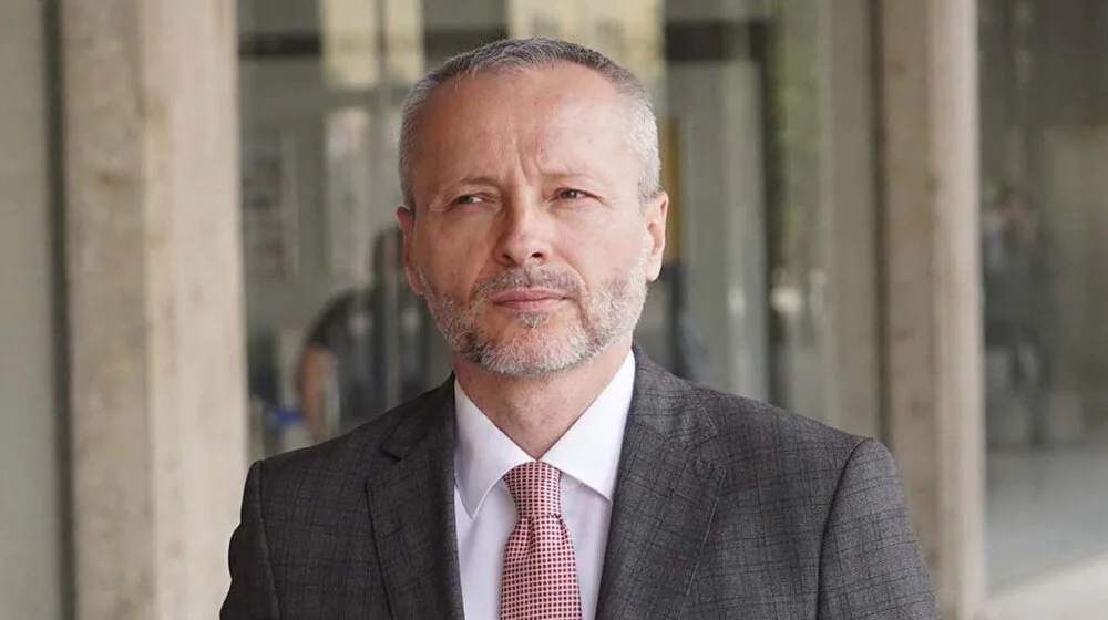 Olenik: Jedva čekam da se pokaže ko su Vučićevi advokati 1