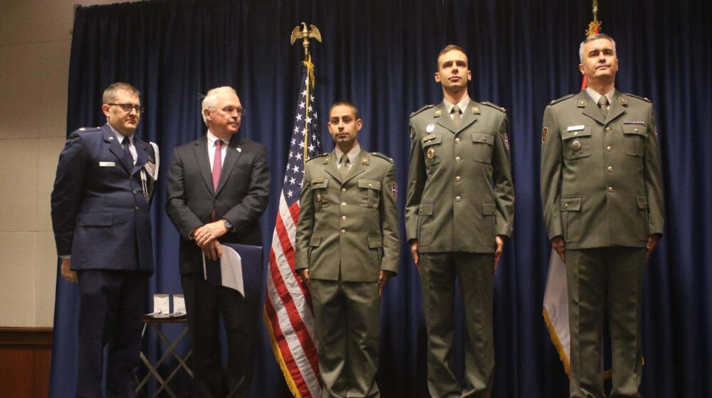 Ambasador Hil odlikovao pripadnike Vojske Srbije 1