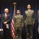 Ambasador Hil odlikovao pripadnike Vojske Srbije 8