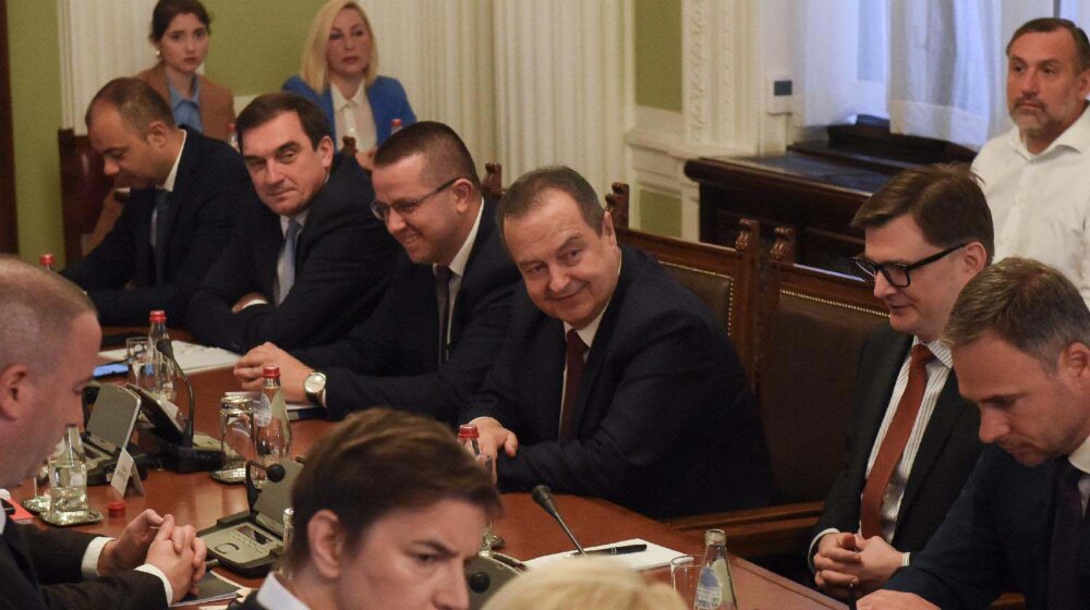 Da li su neke političke partije i nevladine organizacije poslužile kao alibi vlasti da se hvali da je uspostavljen dijalog, uoči izbora? 1