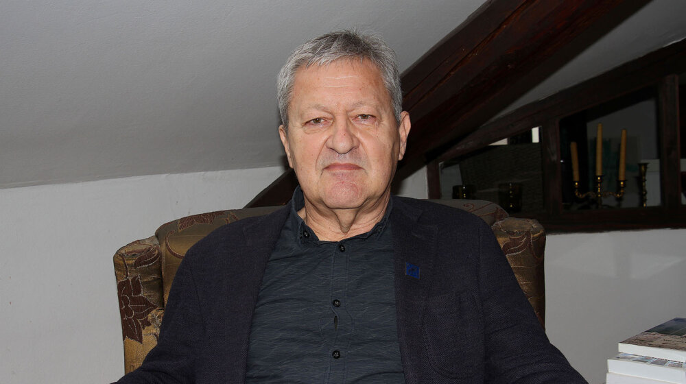 Subverzivni pisac u otporu protiv svakog blata: Draganu Velikiću uručena Nagrada "Trepetalo iz Trogira" Centra za medije "Ranko Munitić" 1