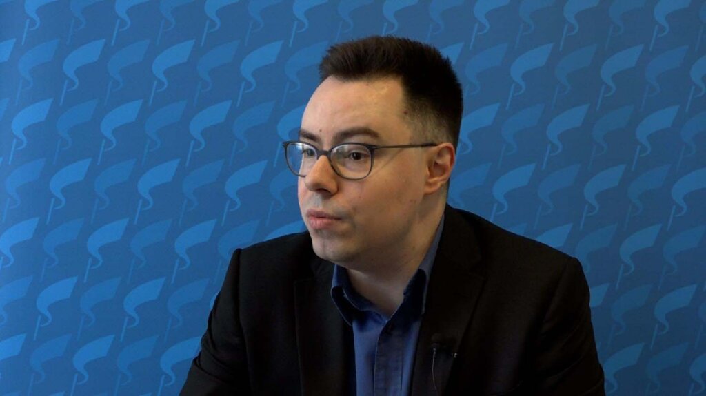 "Pritisak na Srbiju da se jasnije odredi prema Rusiji": Sagovornici Danasa o Putinovom pozivu Vučiću da dođe u Moskvu 2 "Pritisak na Srbiju da se jasnije odredi prema Rusiji": Sagovornici Danasa o Putinovom pozivu Vučiću da dođe u Moskvu 2