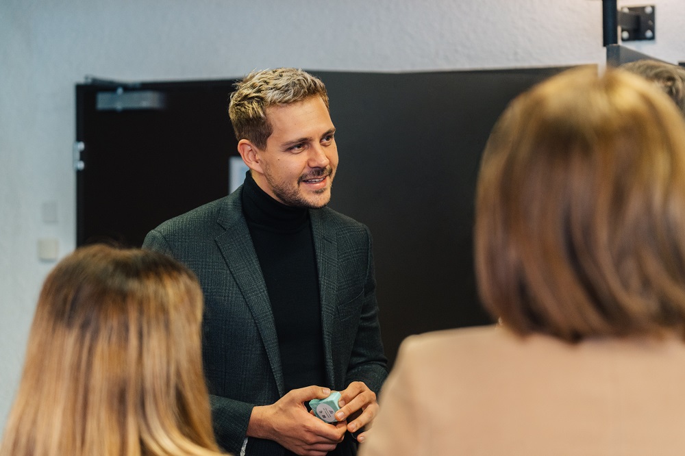 Miloš Biković osnovao fondaciju posvećenu mladima: Bićemo most koji spaja najbolje sa najboljima 2 Miloš Biković osnovao fondaciju posvećenu mladima: Bićemo most koji spaja najbolje sa najboljima 1