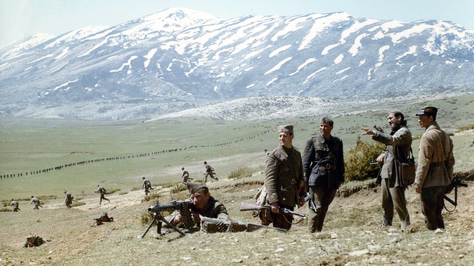 Veljko Bulajić, Bitka na Neretvi i film: „Reditelj za kog su znali svi u Jugoslaviji" 3 Scena