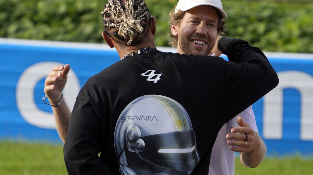 Volf ne isključuje mogućnost da Fetel dođe u Mercedes 2025. 1