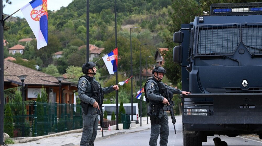 "Vučić planira invaziju uz pomoć svog saveznika Putina": Reporteri britanskog Telegrafa na severu Kosova 1