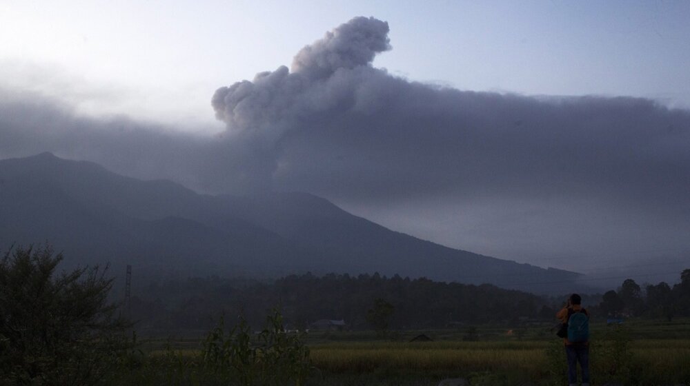 Nova erupcija vulkana Ruang na severu Indonezije 1