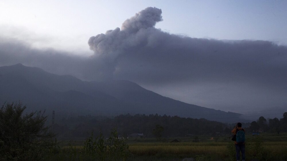 Nova erupcija vulkana Ruang na severu Indonezije 10