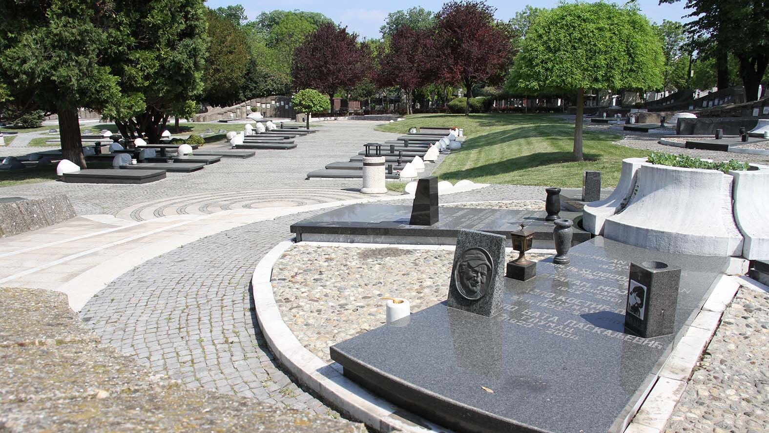 Izmenjena odluka o sahranjivanju u Aleji zaslužnih građana: Kakva je procedura i ko će odlučivati? (FOTO) 5
