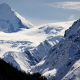 Helikopter se srušio u švajcarskim Alpima: Tri osobe poginule 6