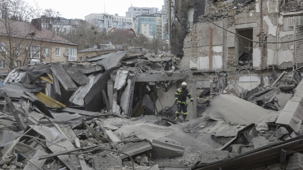 U protekla 24 časa Rusija izvela "357" udara na osam naseljenih mesta: Tri osobe stradale u Zaporožju 1