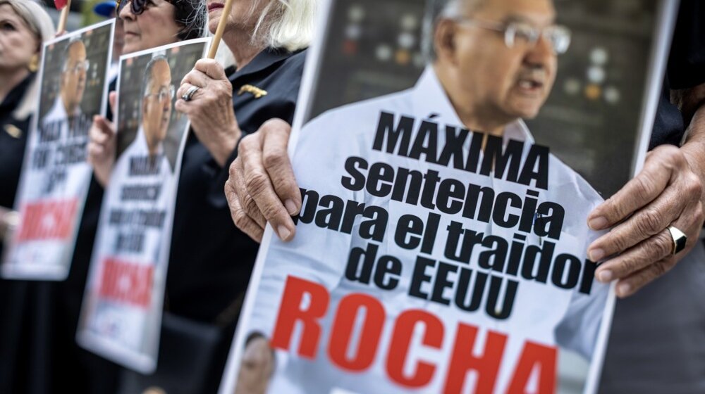 Bivši američki ambasador osuđen na 15 godina zatvora zbog špijuniranja u korist Kube 1