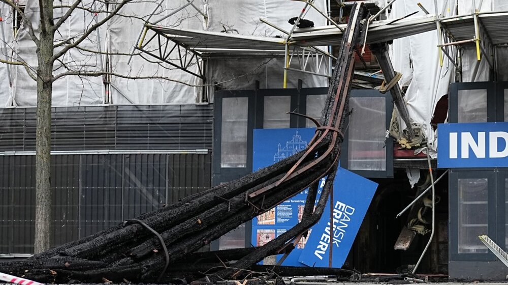Kopenhagen, četiri veka stara berza uništena u požaru – umetnička dela spasena u poslednji čas 1