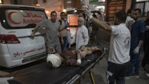 U izraelskom napadu na grad Rafu ubijeno šestoro dece i troje odraslih