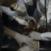 "Lekari uspeli da spasu bebu koju je ubijena žena nosila": U izraelskim udarima na Rafu stradalo 13 osoba 7
