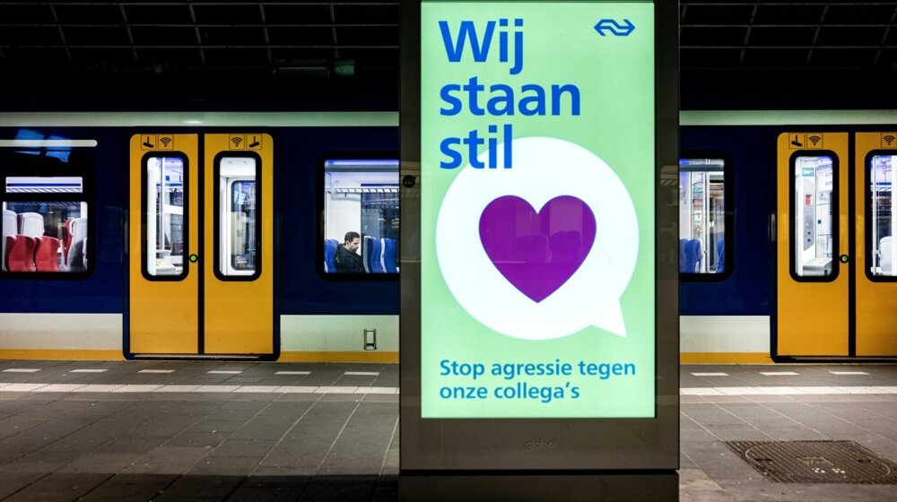Vozovi, autobusi, tramvaji i metro u Holandiji stali na tri minuta 6