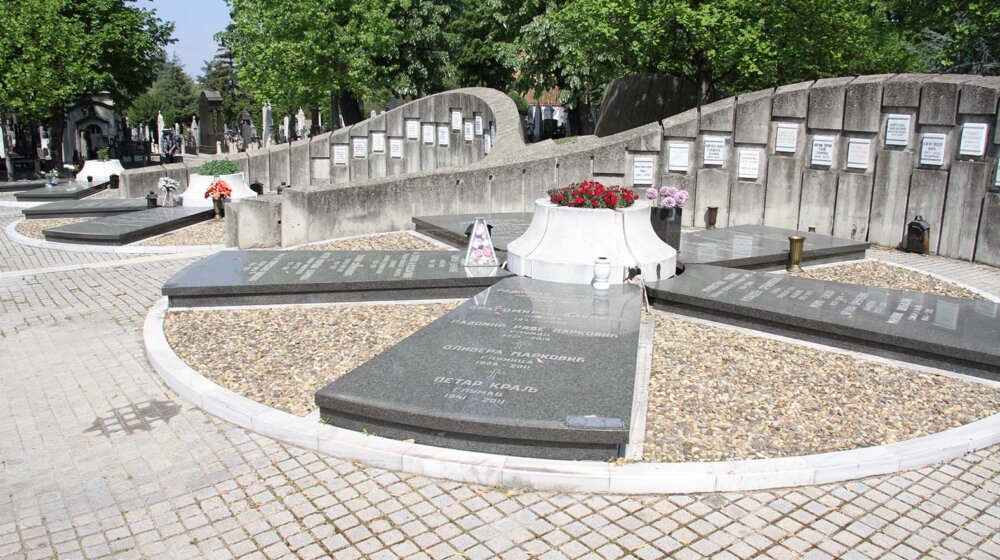 Uzbuna u Aleji zaslužnih građana... ili kako smo sahranjivali srpsku književnost na Novom groblju 1