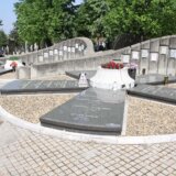 Uzbuna u Aleji zaslužnih građana... ili kako smo sahranjivali srpsku književnost na Novom groblju 6