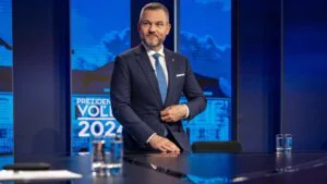 Predsednik Srbije Aleksandar Vučić objavio je danas da je u Samarkandu, u Uzbekistanu, razgovarao sa predsednikom Slovačke Peterom Pelegrinijem o daljem jačanju odnosa dve zemlje i položaju slovačke manjine u Srbiji.