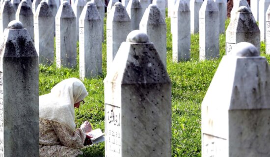 Majke Srebrenice: Pretnje Vučića ozbiljno shvatiti i hitno rasporediti NATO snage na granici 4