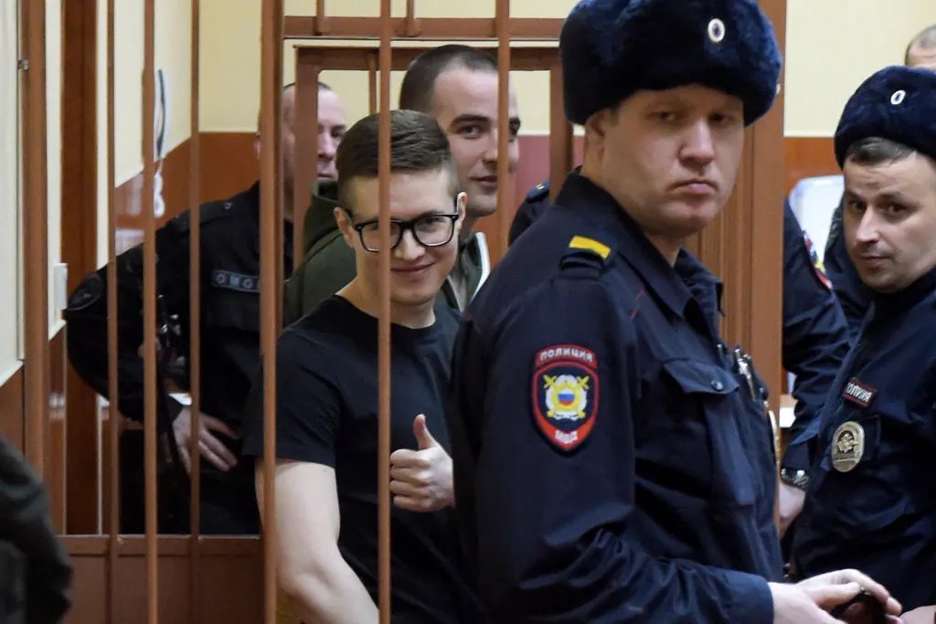 Godine 2018, dvojica optuženika u slučaju „Mreža" Viktor Filinkov i Juri Bojaršinov (na slici iznad), nestali su na mesec dana